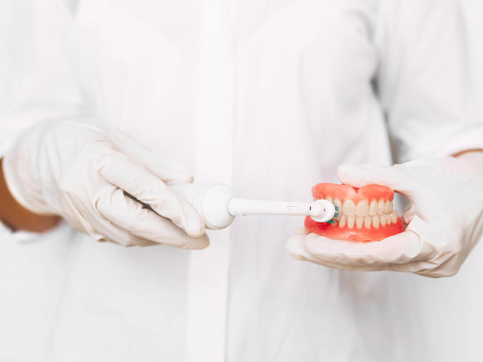 Proper Oral Hygiene Habits To Extend The Lifespan of Your Veneers