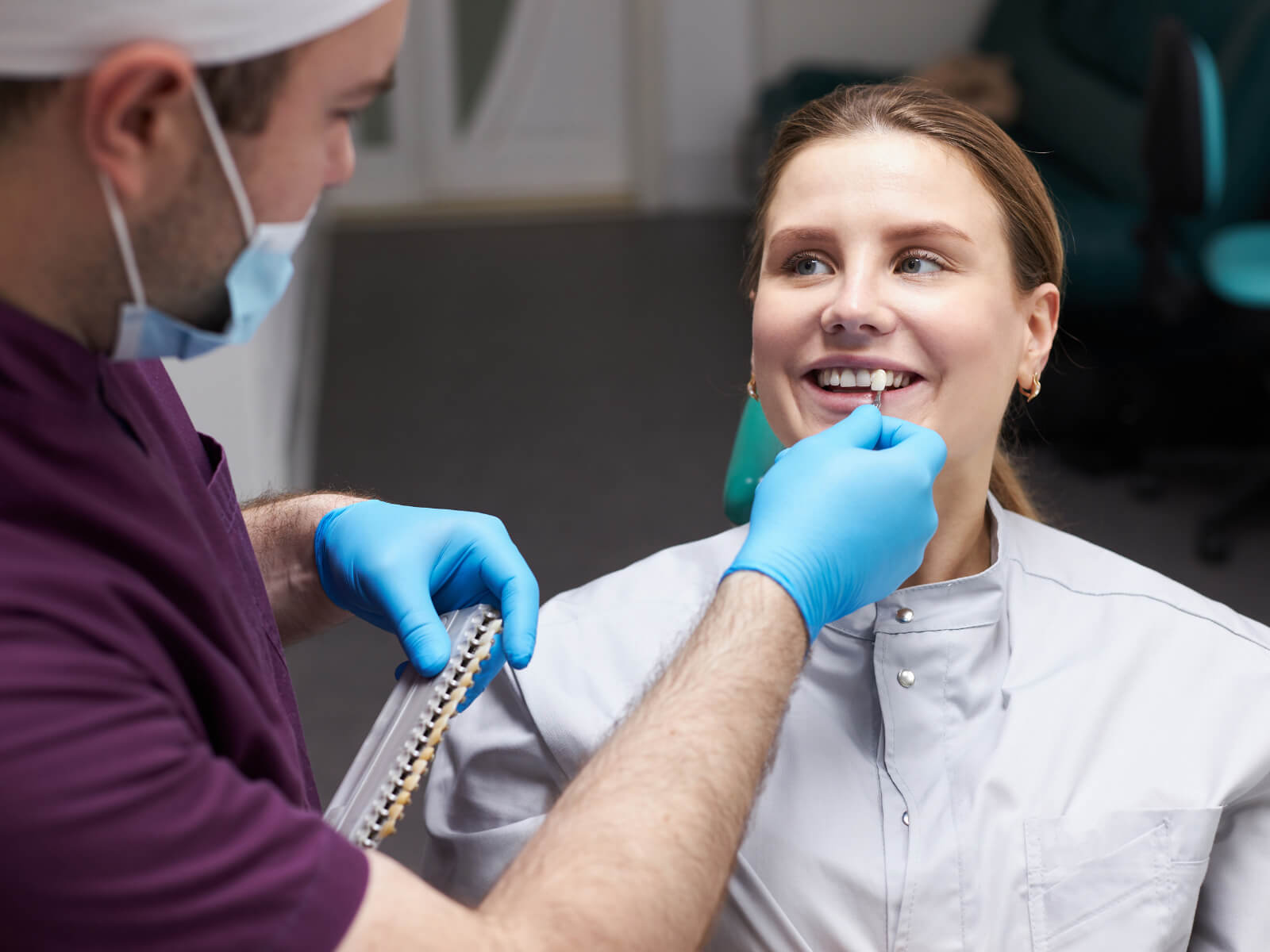 The Do’s And Don’ts of Eating With Veneers