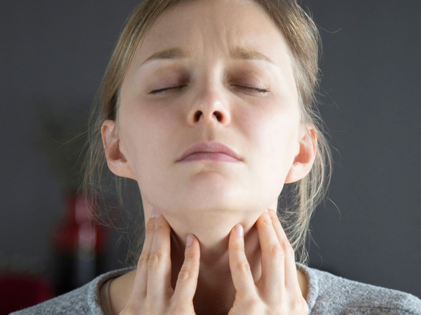 How Hypothyroidism Affects Your Teeth and Oral Health: Symptoms and What to Tell Your Dentist